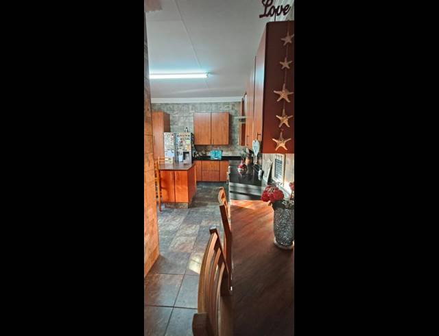 6 BEDROOM HOUSE FOR SALE IN PRETORIA GARDENS